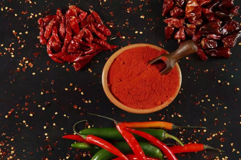 wellhealthorganic.com_red-chilli-you-should-know-about-red-chilli-uses-benefits-side-effects