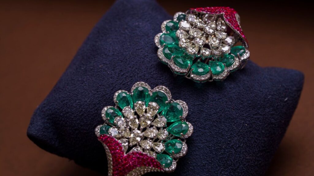 Skin Health and Gold Jewellery: Preventing Metal Allergies and Safe Piercing Care